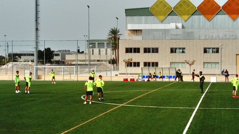 El Elche realizó un entrenamiento en el campo sintético de la UMH