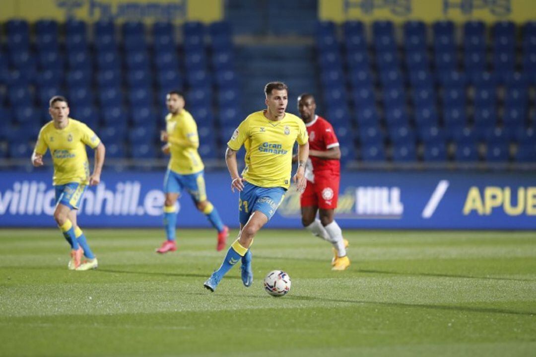 Christian Rivera durante un partido de la última temporada.