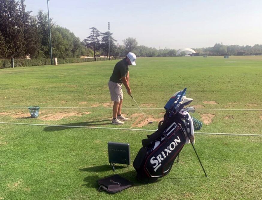 El golfista soriano Daniel Berná, durante un entrenamiento.