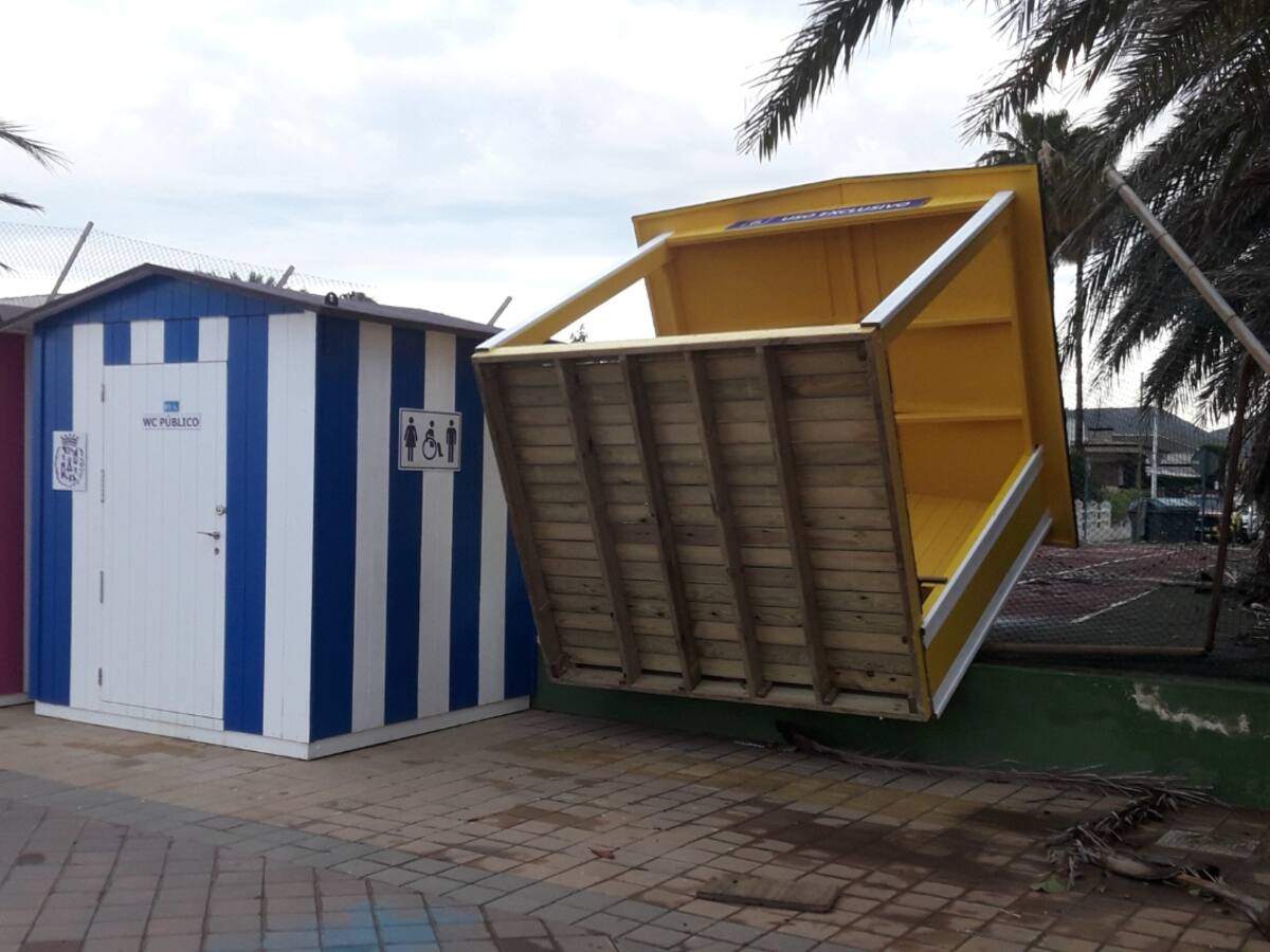 El temporal el Cartagena este miércoles se cebó con el litoral, sin lamentar daños personales