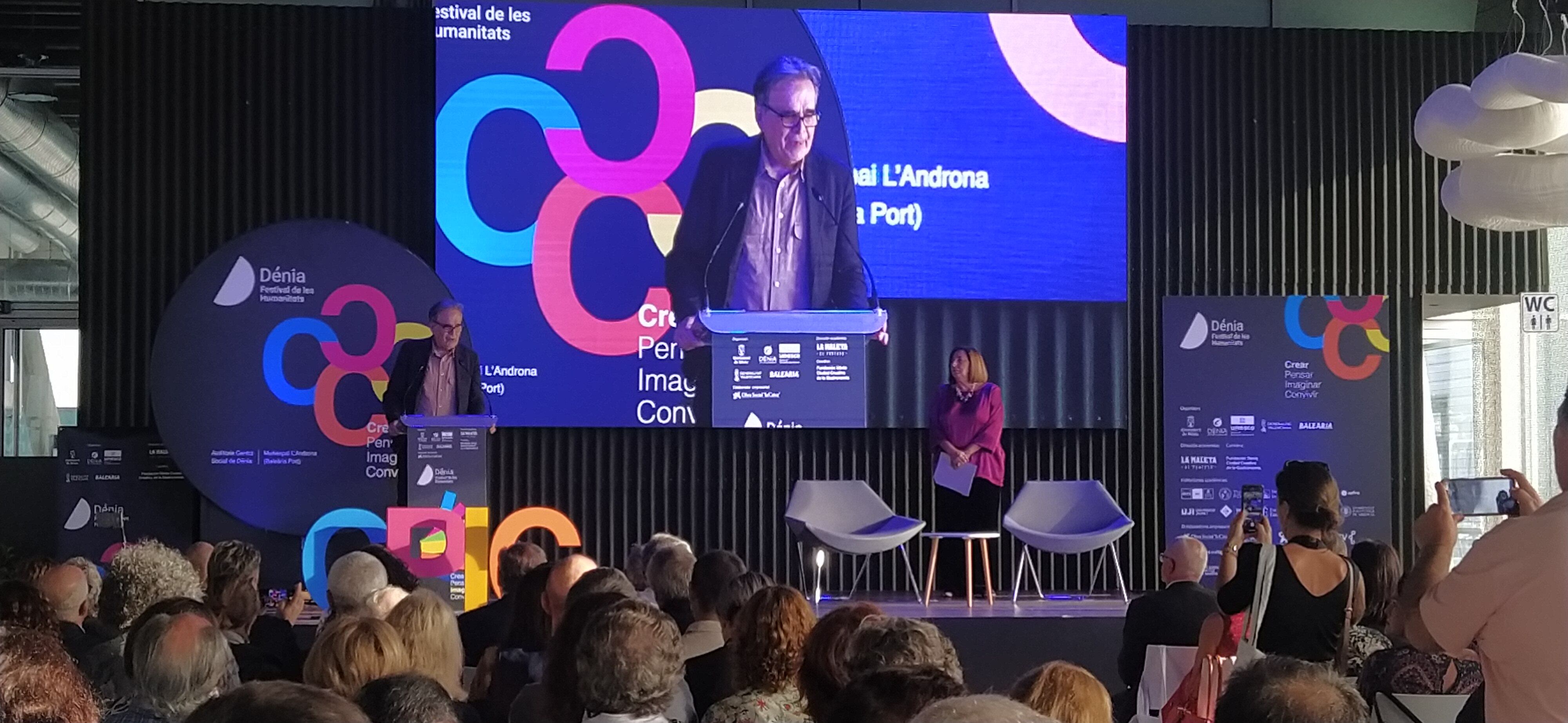 Momento de la inauguración del Dénia festival de les Humanitats, en octubre de 2022, a cargo de Joan Subirats.