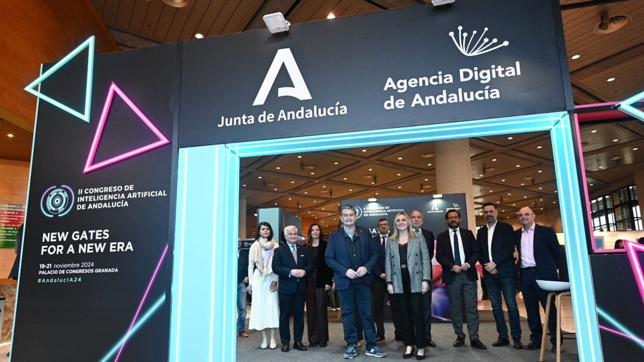 El consejero de Presidencia y la alcaldesa de Granada, en primer plano, en la inauguración del congreso de inteligencia artificial en Granada