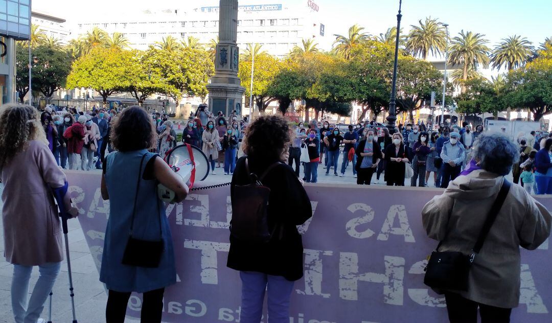 Participantes enuna concentración contra la violencia machista