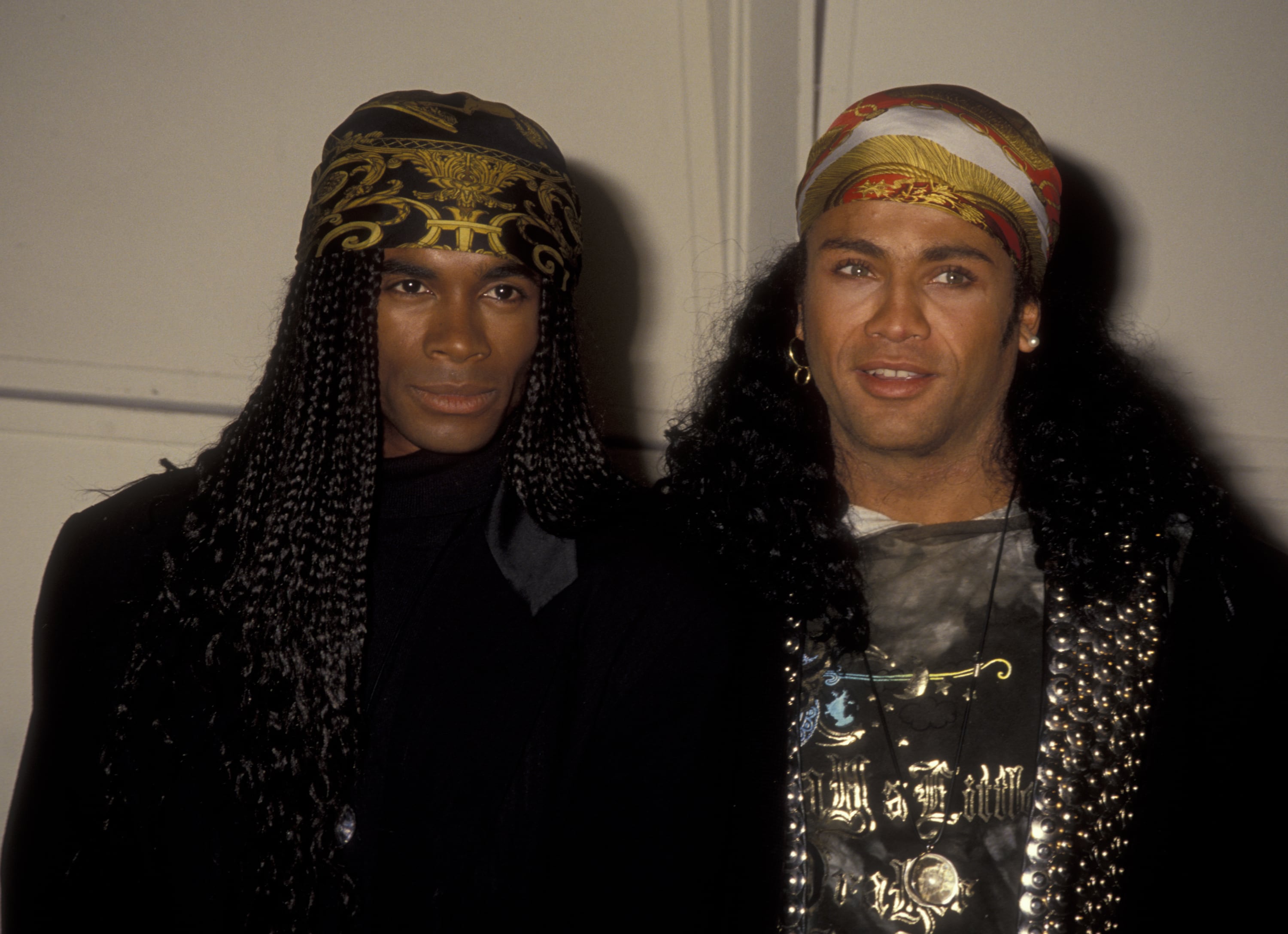 Rob Pilatus y Fab Morvan, de Milli Vanilli en una ruda de prensa en noviembre de 1990