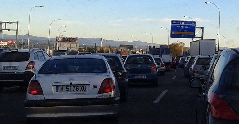 Atascos en la A-1 a la altura de Alcobendas