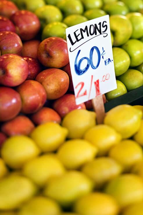 Cae en volumen un 5% en lo que va de año. En Navidades casi un 8%. No nos alimentamos peor, dice el gobierno, &quot;desperdiciamos menos&quot;