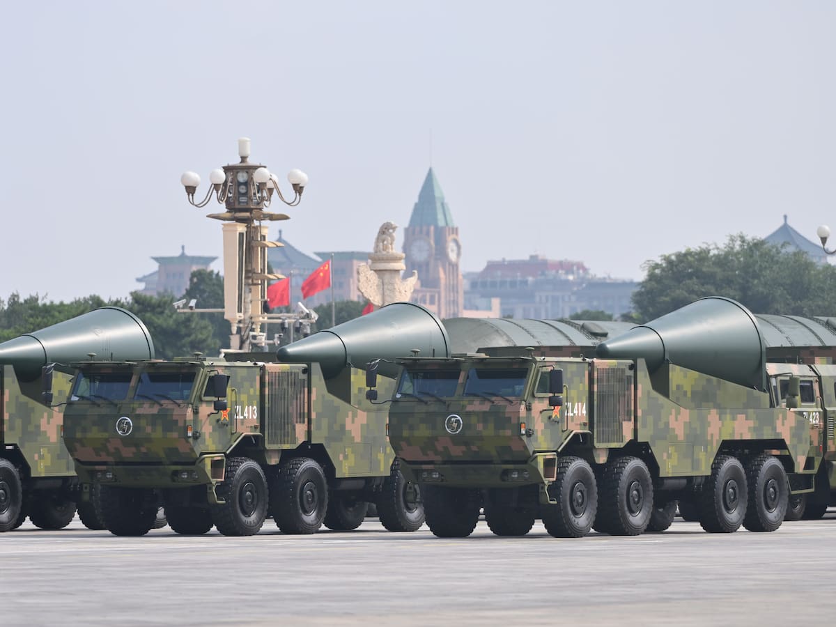 Estados Unidos y Rusia abren la puerta a negociar un nuevo acuerdo de desarme nuclear en el que entren otros países