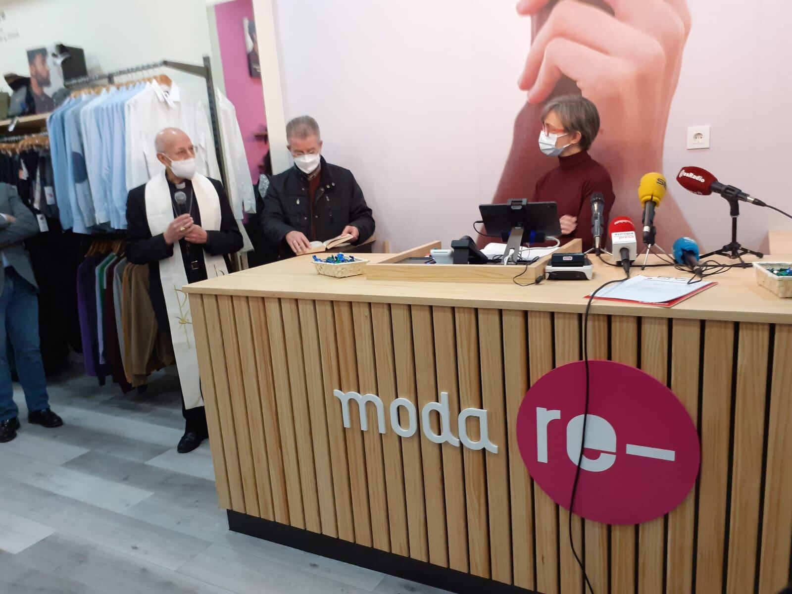 Inauguración de la tienda de Cáritas en Valladolid