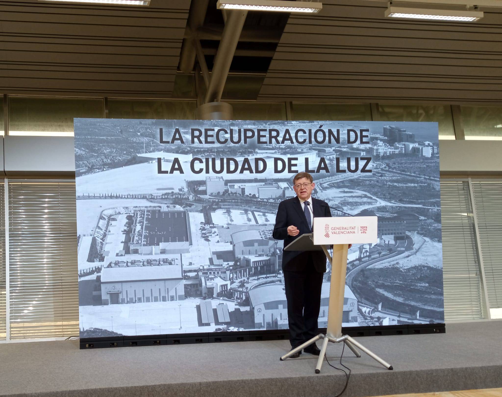 El president de la Generalitat, Ximo Puig, en Ciudad de la Luz. Foto: Sonia Martín