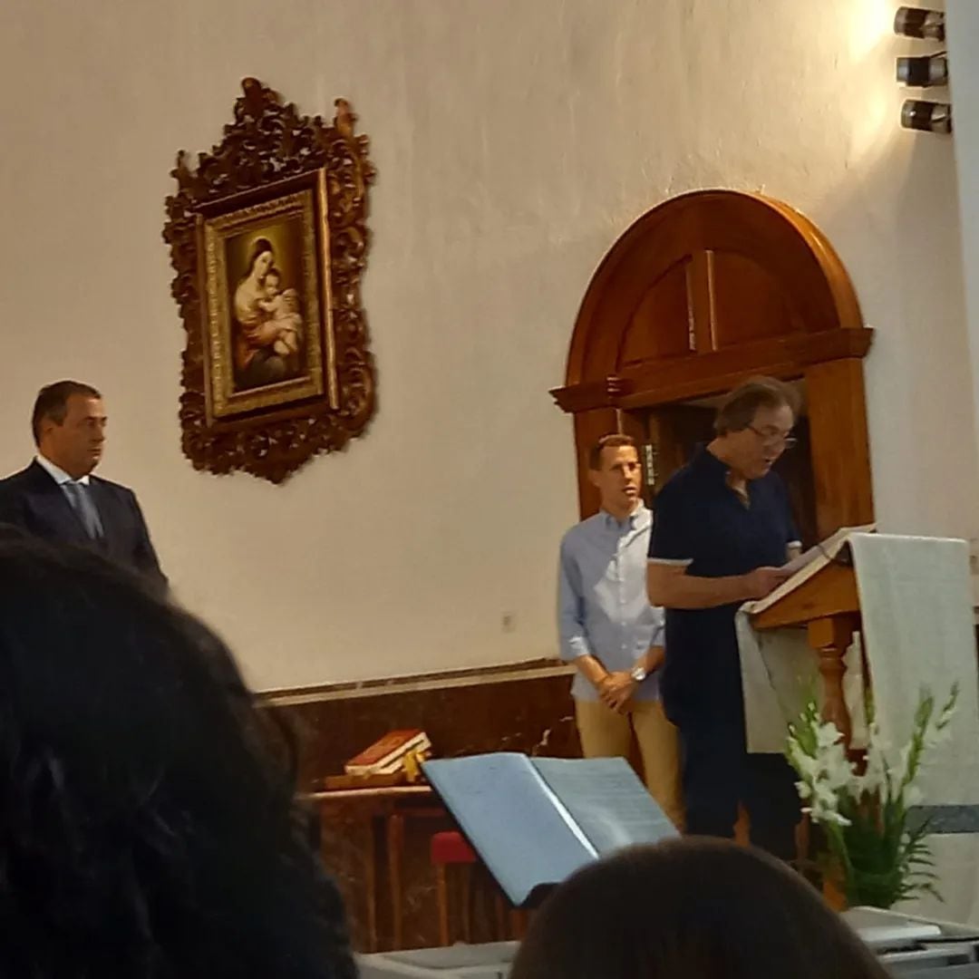 Fernando Ugeda recogiendo el premio