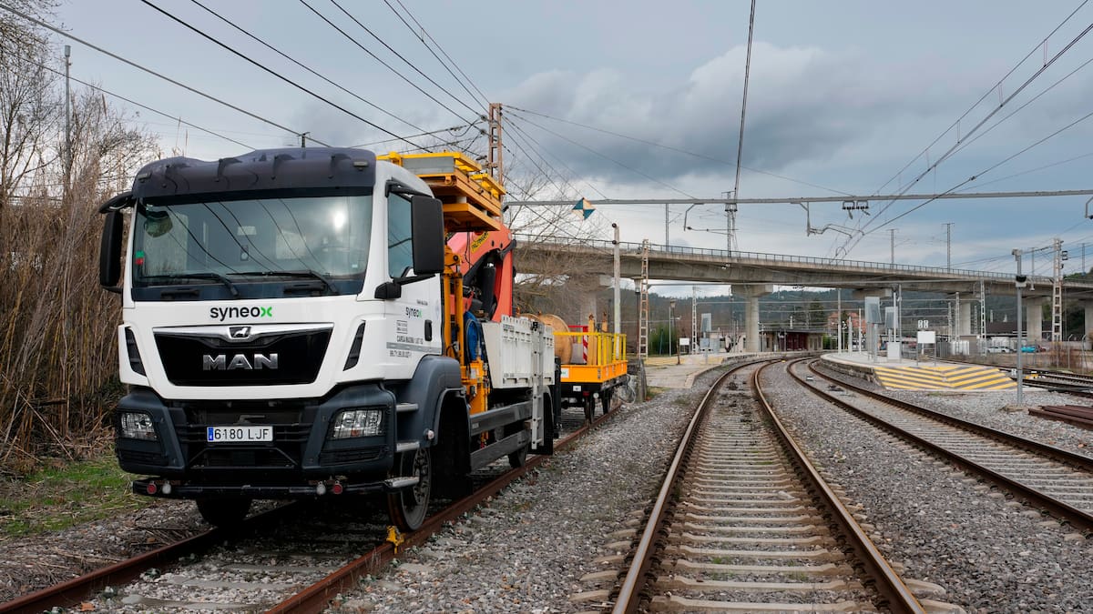 Els alcaldes catalans alerten del mal estat de les vies i de la manca de comunicació amb Adif