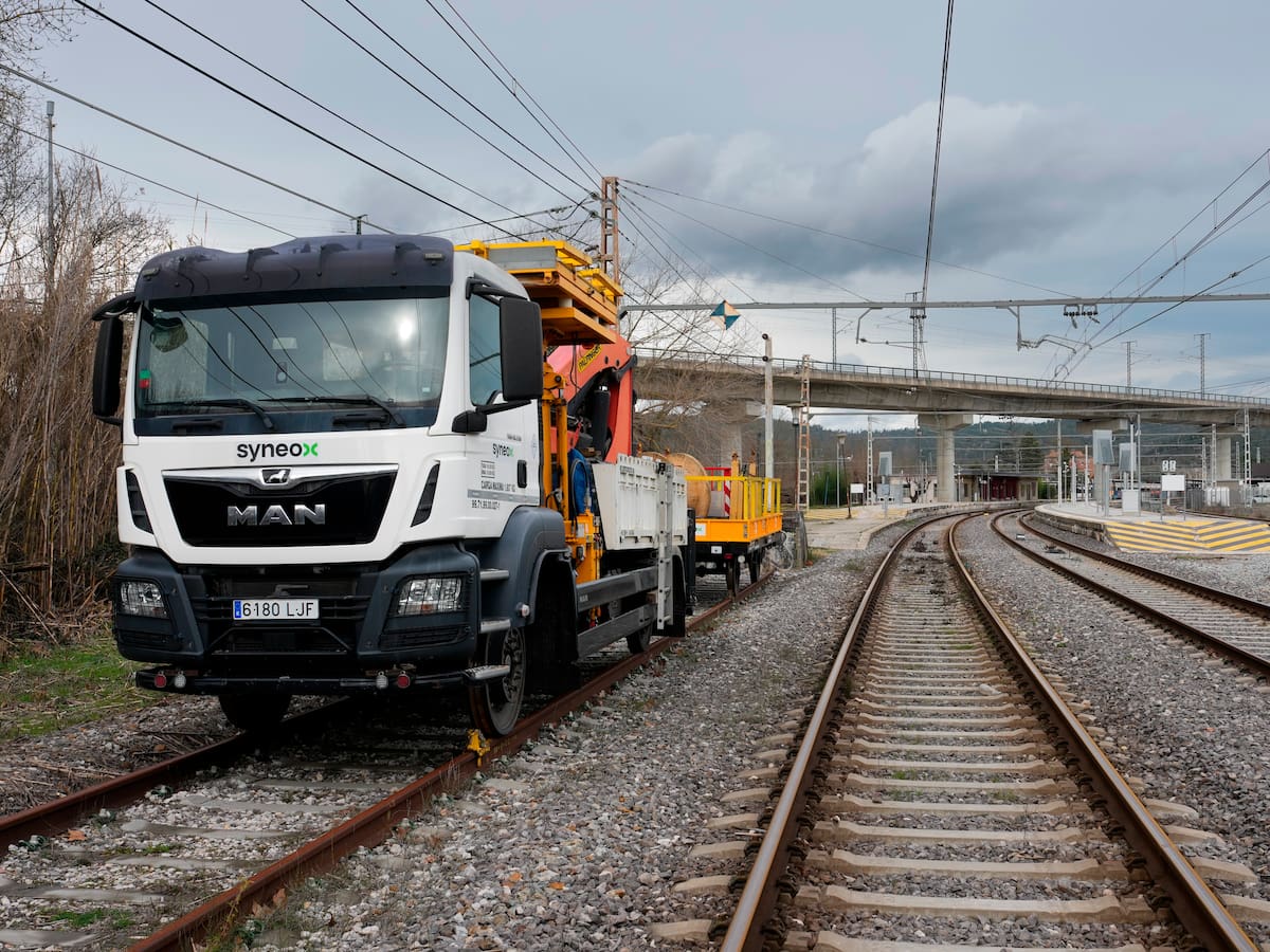 Els alcaldes catalans alerten del mal estat de les vies i de la manca de comunicació amb Adif