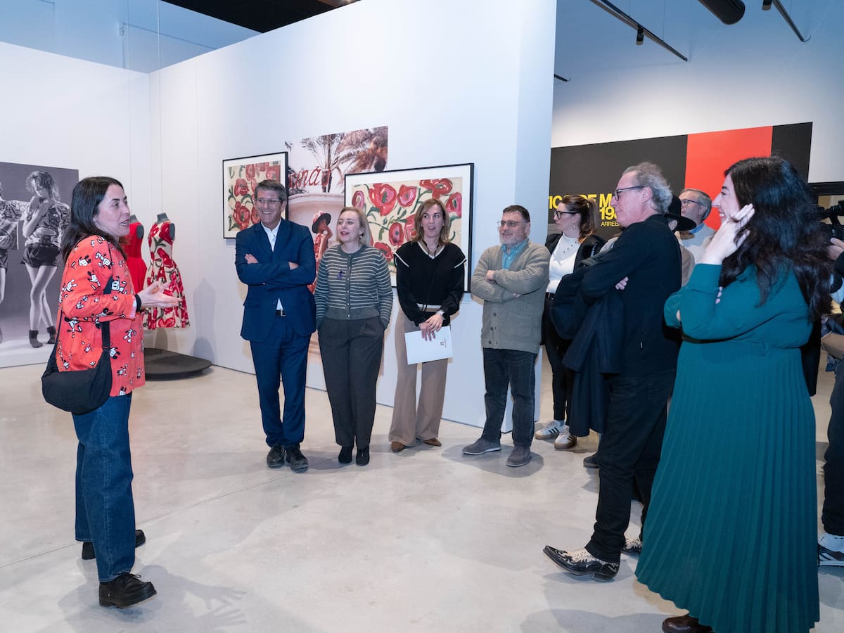El Museo del Textil de Ontinyent amplía hasta el 30 de abril la exitosa exposición “Tráfico de Modas (1980-1992)”