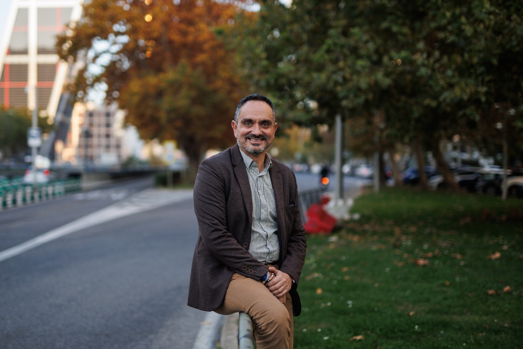 14/11/2023 El alcalde de Móstoles, Manuel Bautista (PP), posa en una entrevista con Europa PressPOLITICA 
ALEJANDRO MARTÍNEZ - EUROPA PRESS

