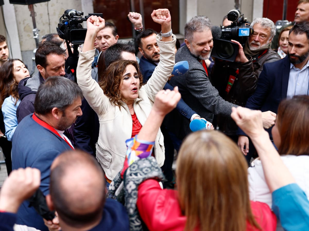 Así te hemos contado la manifestación de apoyo a Pedro Sánchez en Ferraz: últimas noticias del Comité Federal del PSOE y reacciones