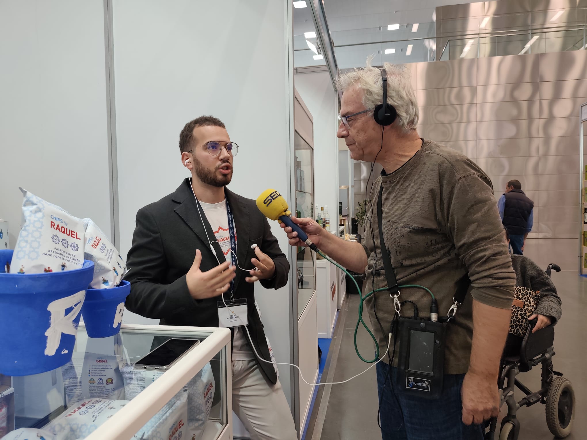 Ramón Medina visita unos de los stands de la II Feria del Sabor. Especial Hoy por Hoy Córdoba
