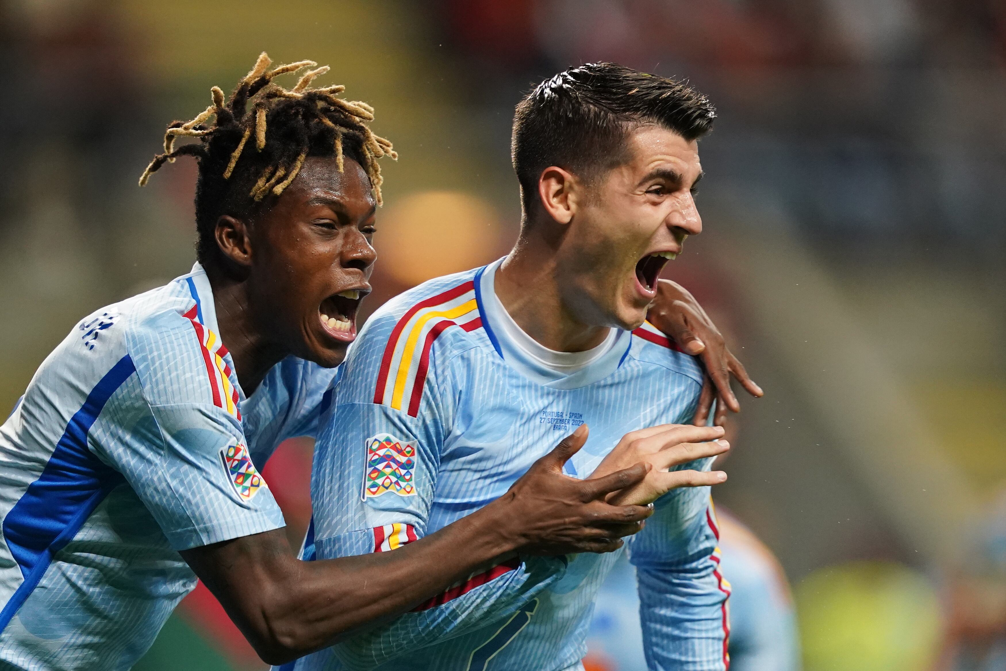 Braga (Portugal), 27/09/2022.- Spain&#039;s Alvaro Morata celebrates with team mate Nico Williams (L) after scoring the 1-0 lead during the UEFA Nations League soccer match between Portugal and Spain at the Municipal stadium in Braga, Portugal, 27 September 2022. (España) EFE/EPA/HUGO DELGADO
