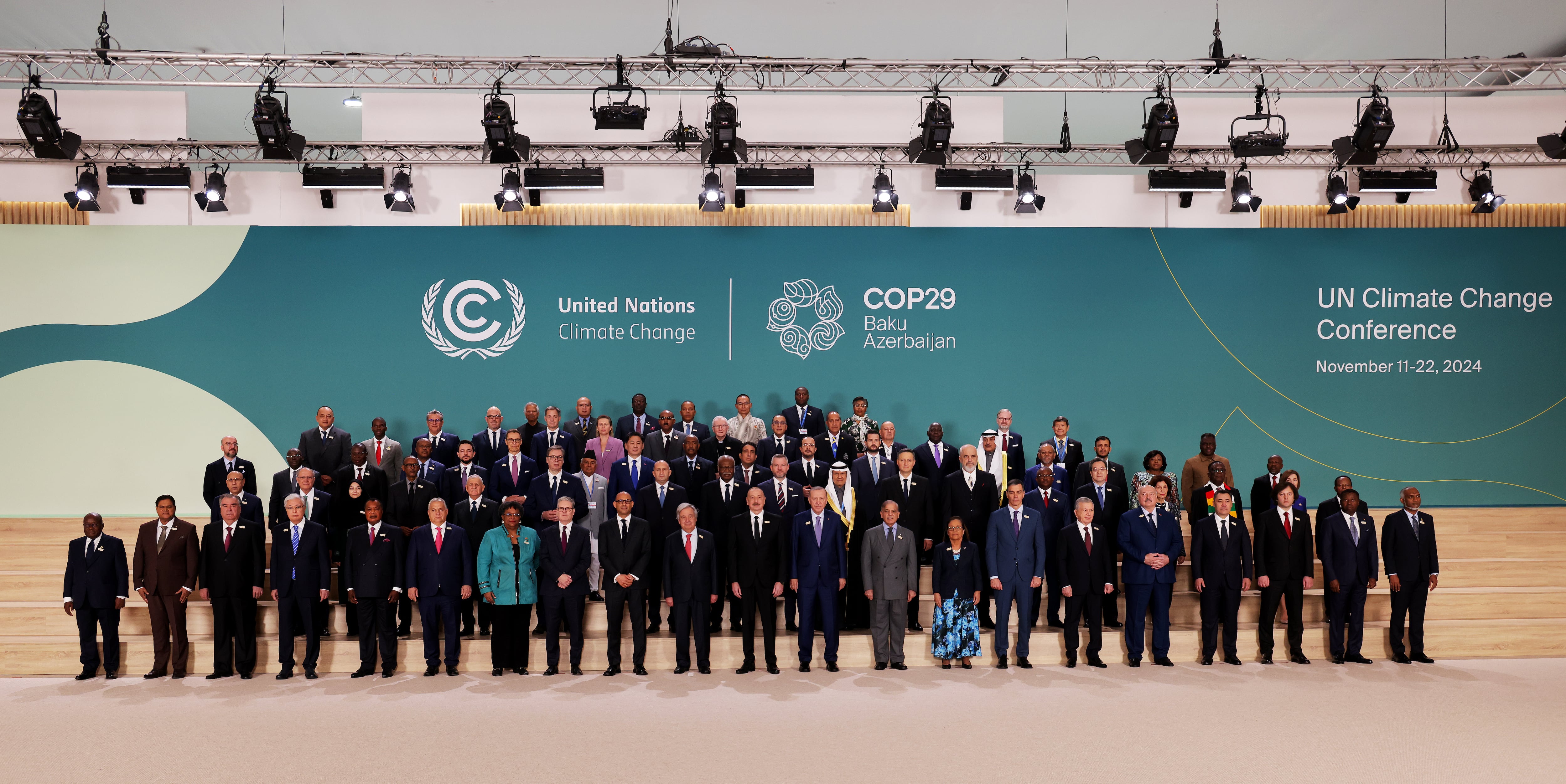 Foto de familia de la COP29 en Bakú.