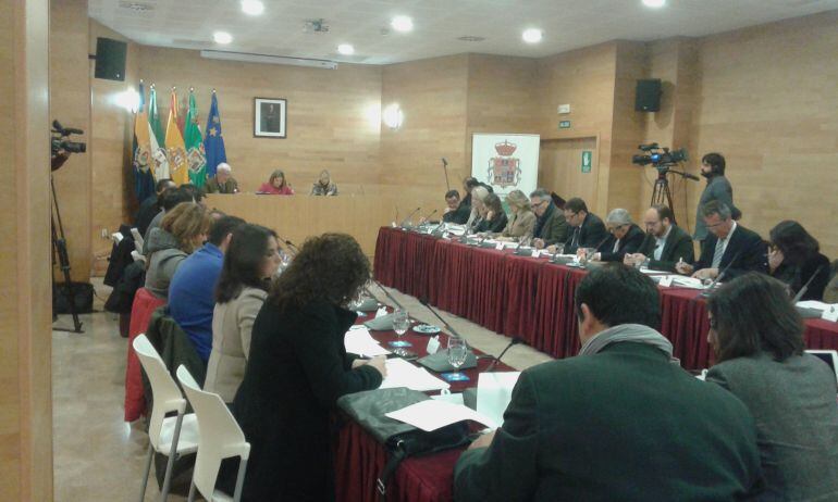 Pleno de la diputación de Cádiz celebrado en Algeciras