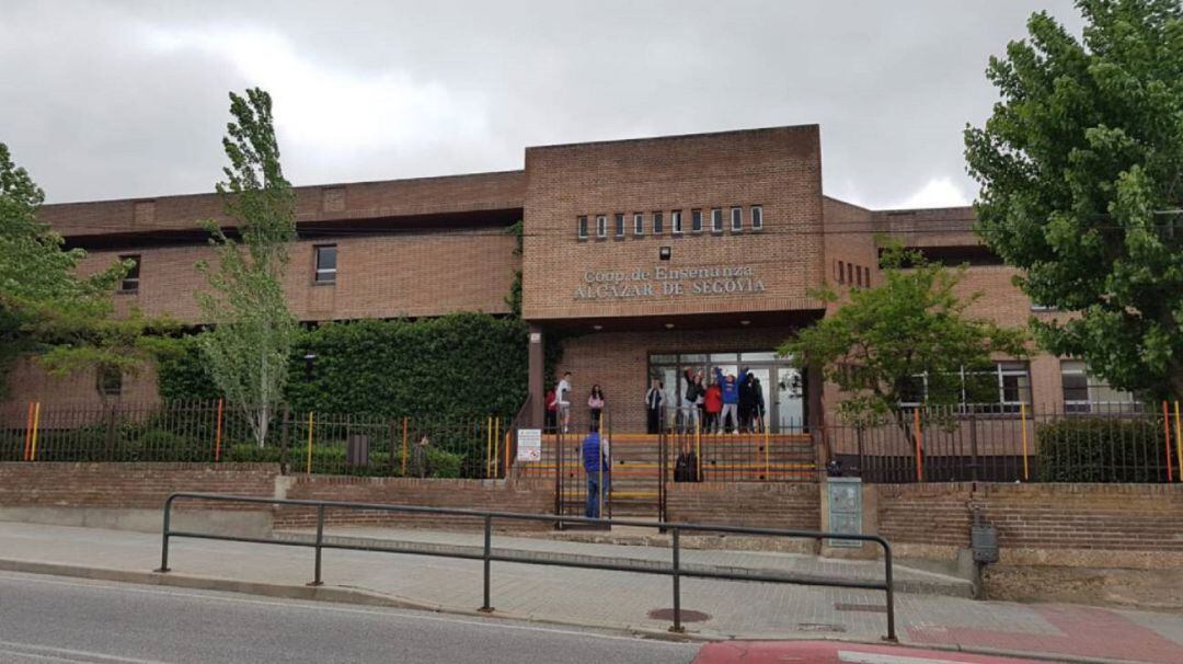 Fachada de la Cooperativa Alcázar