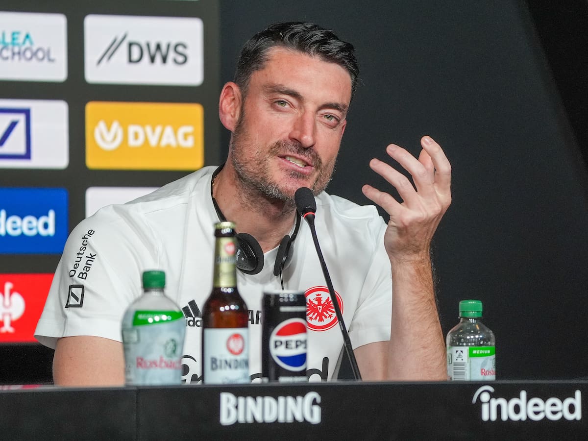 Ruleta, multas y trabajos: el método de Albert Riera revoluciona al Eintracht