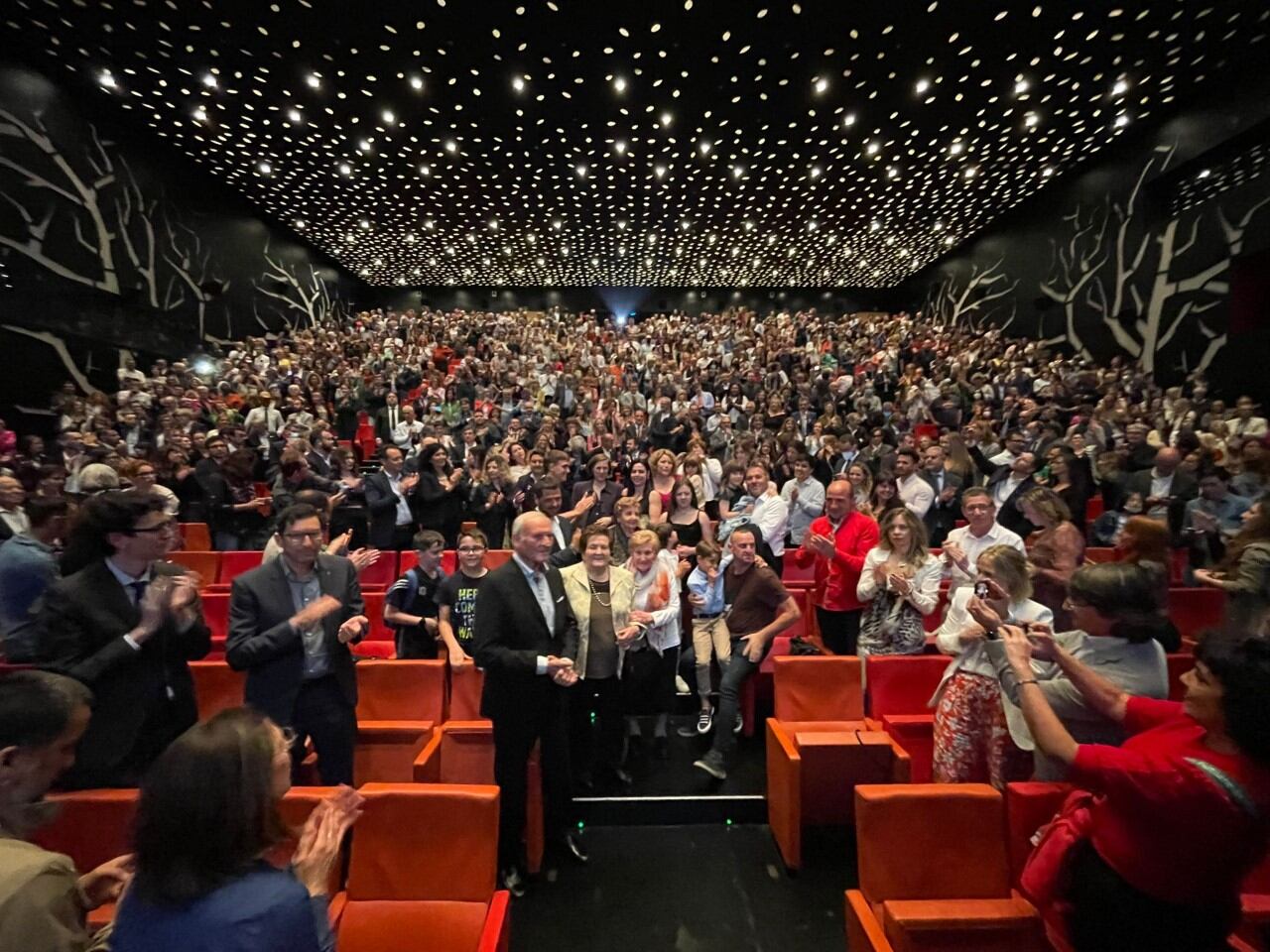 Imatge de la preestrena d'Alcarràs, aquest dimarts a la Llotja. Foto: Ajuntament d'Alcarràs.