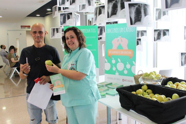 Actividad en el Hospital del Vinalopó en el Día Mundial Sin Tabaco