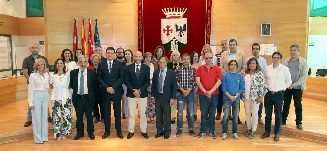 Foto de familia en el último pleno de la legislatura en Alcobendas