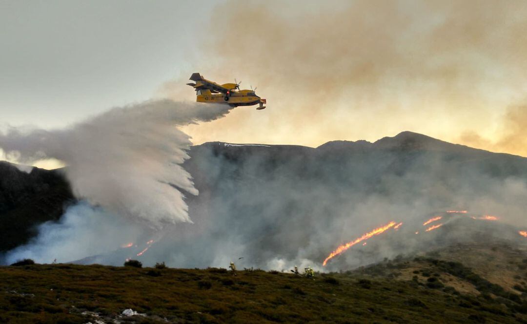 El fuego de Chandrexa alcanzaba la categoría de Incendio Forestal a primera hora de esta tarde