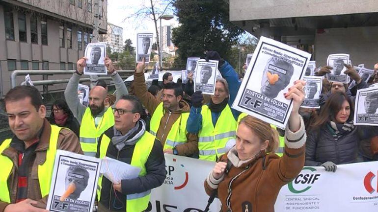 Concentración en los juzgados de Vigo durante la huelga indefinida.