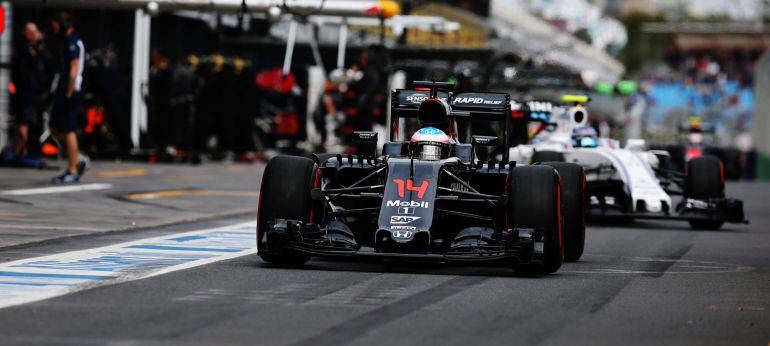 Fernando Alonso, durante la sesión de calificación del GP de Australia.