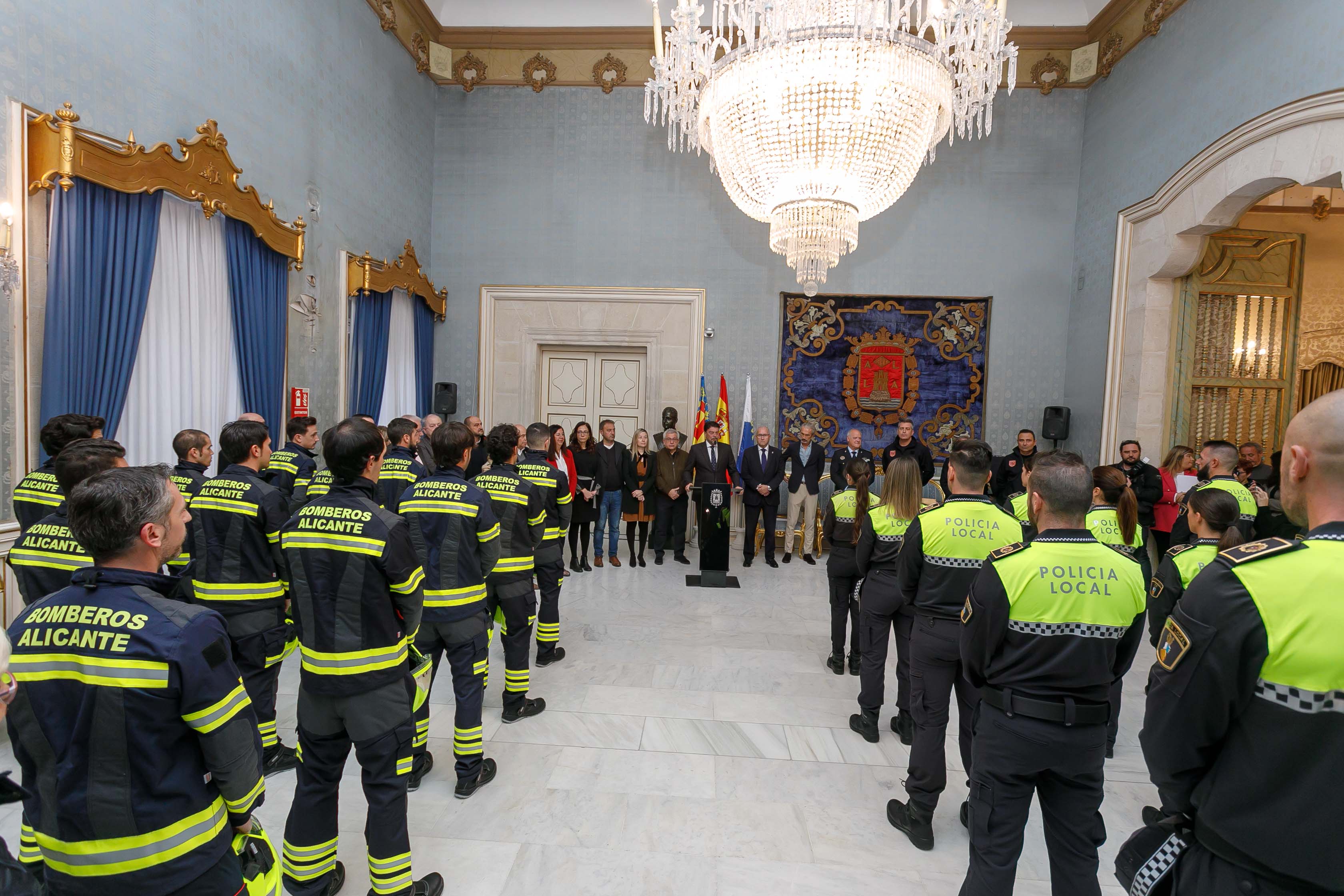 Toma de posesión de los nuevos interinos de la Policía Local y el SPEIS de Alicante