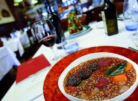 Las lentejas con chorizo y morcilla de Casa Paca en Salamaca que hay que probar al menos una vez en la vida