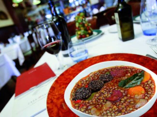 Las lentejas con chorizo y morcilla de Casa Paca en Salamaca que hay que probar al menos una vez en la vida