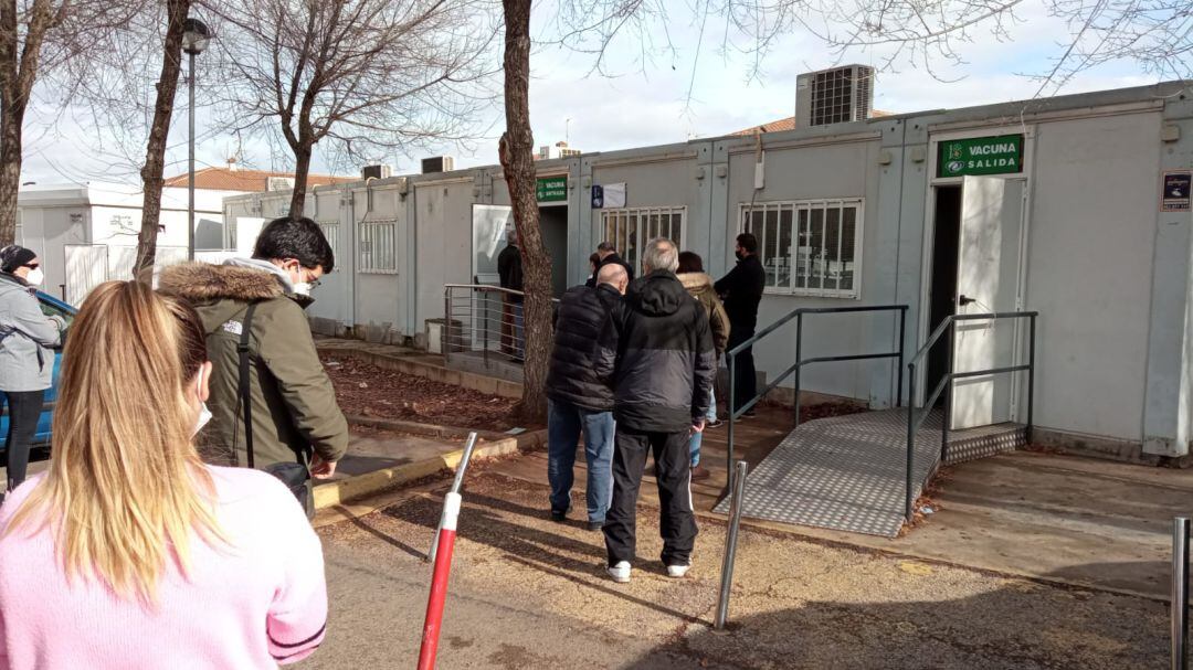 Imagen de las filas para realizarse pruebas PCR en Puertollano (Ciudad Real) 