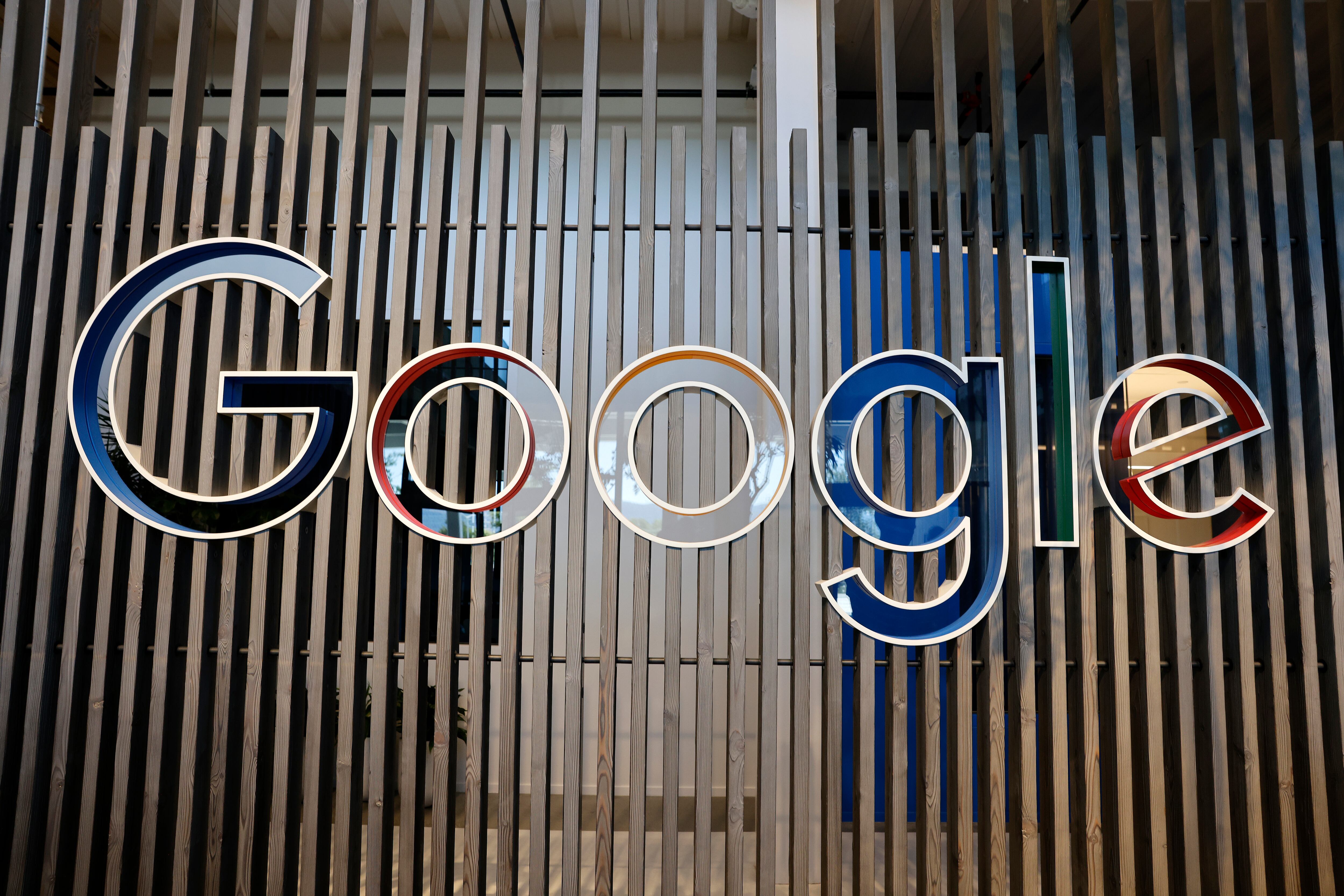 Fotografía de archivo del logo de Google en Mountain View (EFE/EPA/JOHN G. MABANGLO).