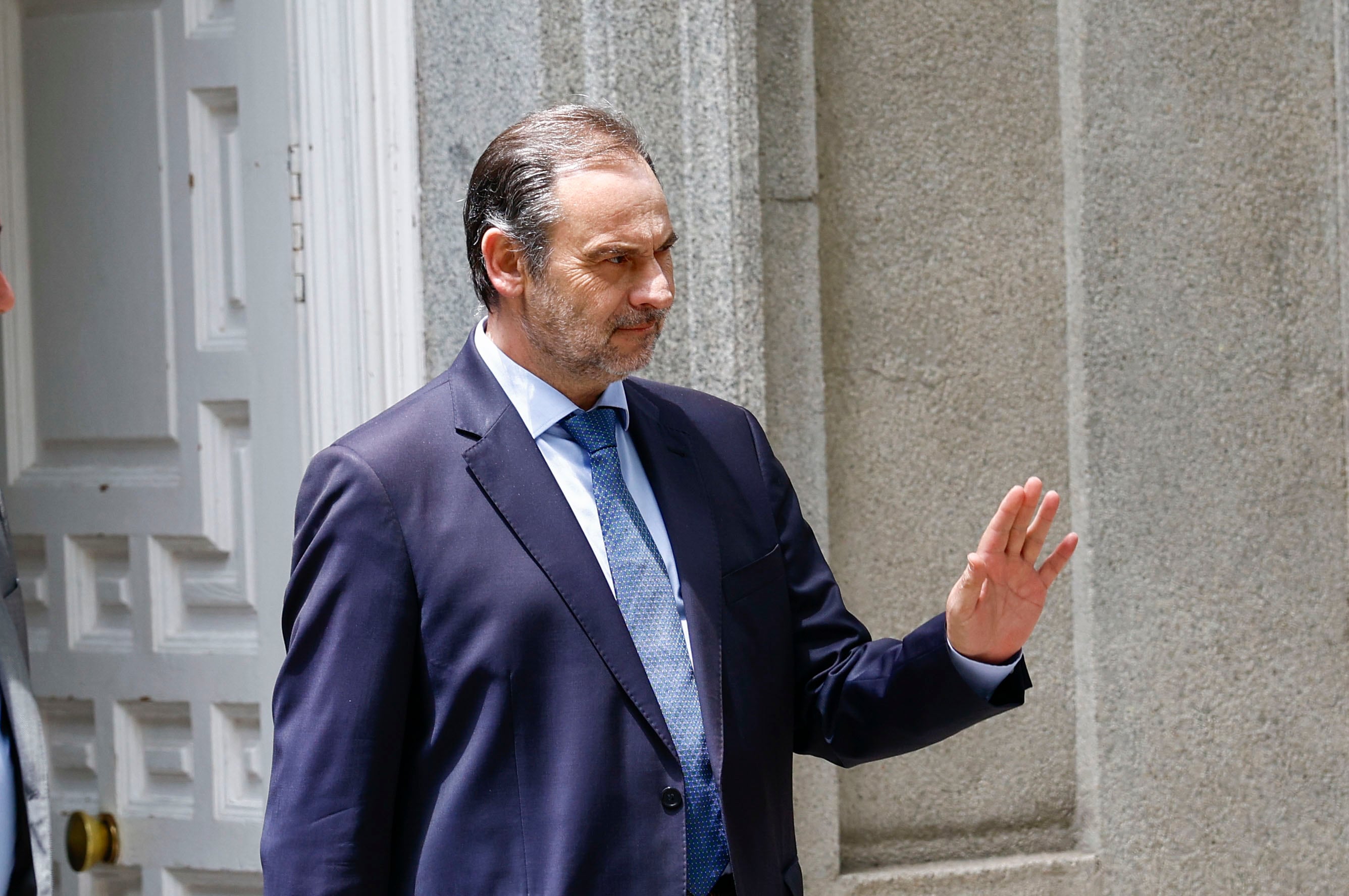 El exministro de Transportes José Luis Ábalos, saliendo del Tribunal Supremo