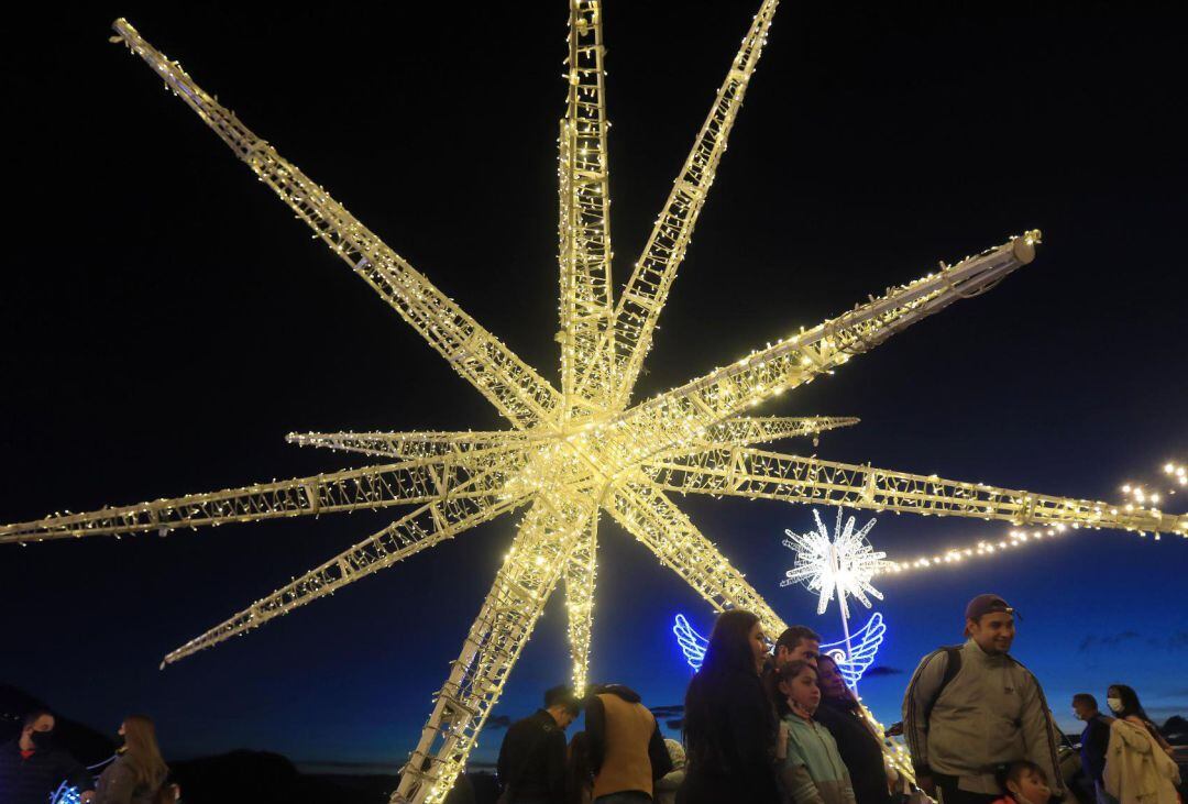 Ferrero Rocher llena de luz cada Navidad una localidad española