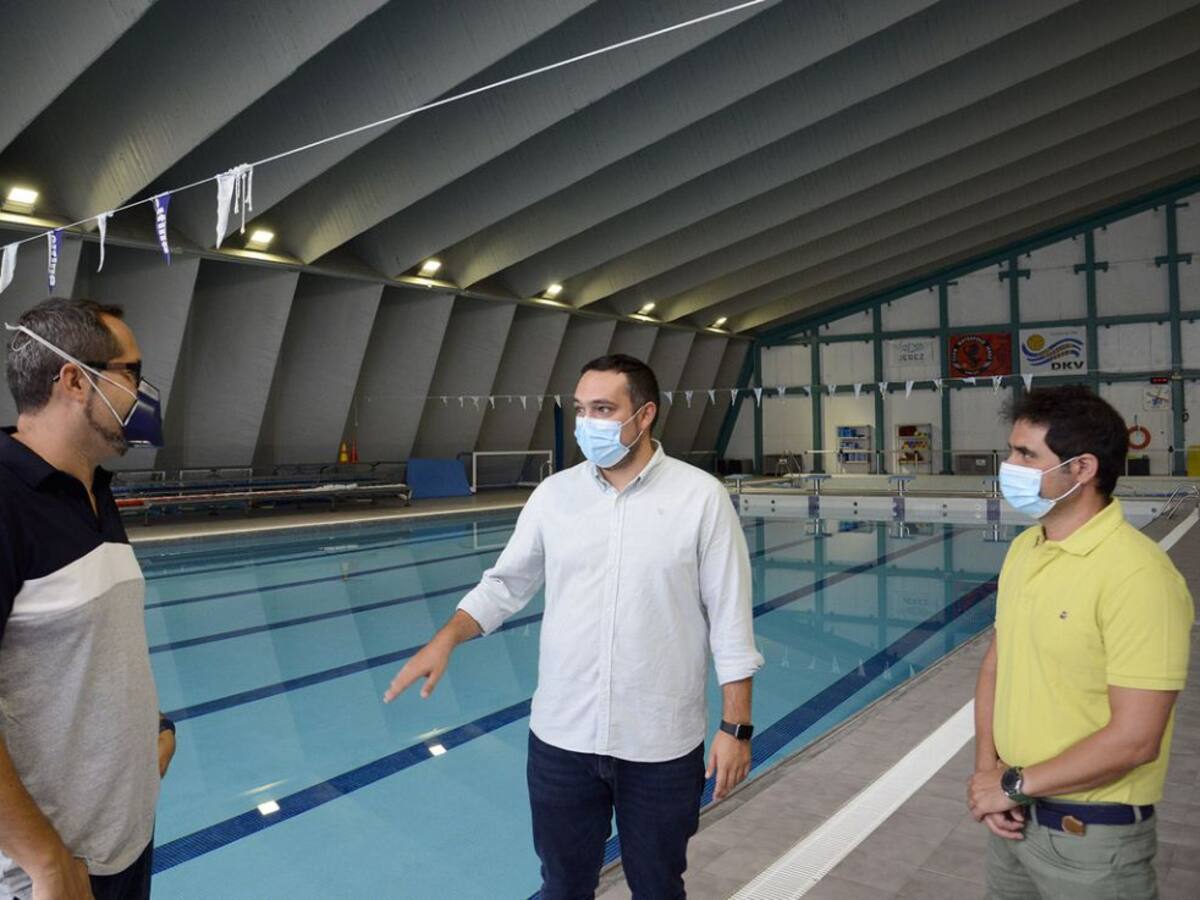 El Ayuntamiento oferta en julio 857 plazas para cursos y natación en el Palacio y Piscina José Laguillo