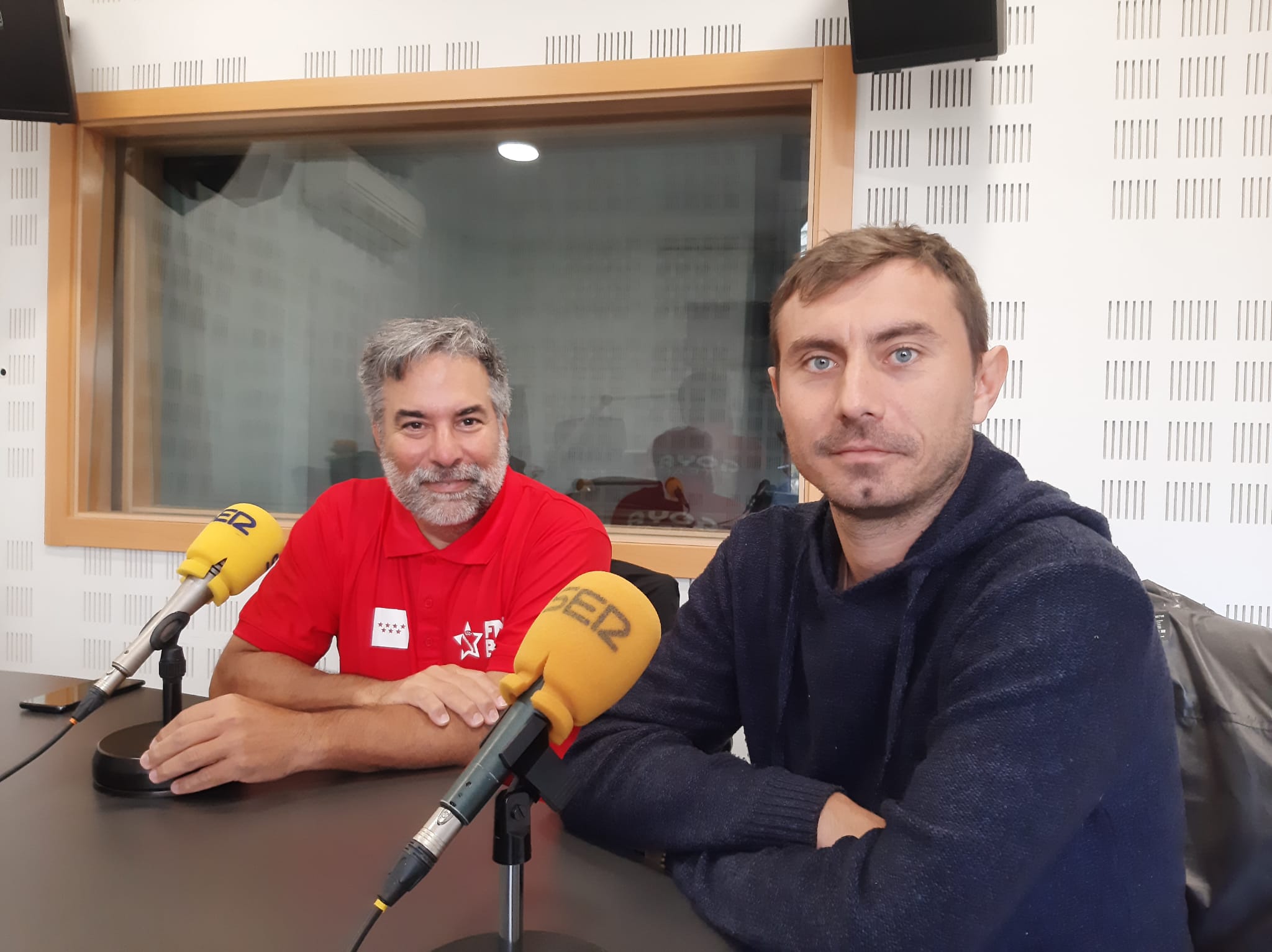 Saúl García, presidente de la Federación madrileña de beisbol y softbol, y Jorge Gómez, miembro de la junta directiva.