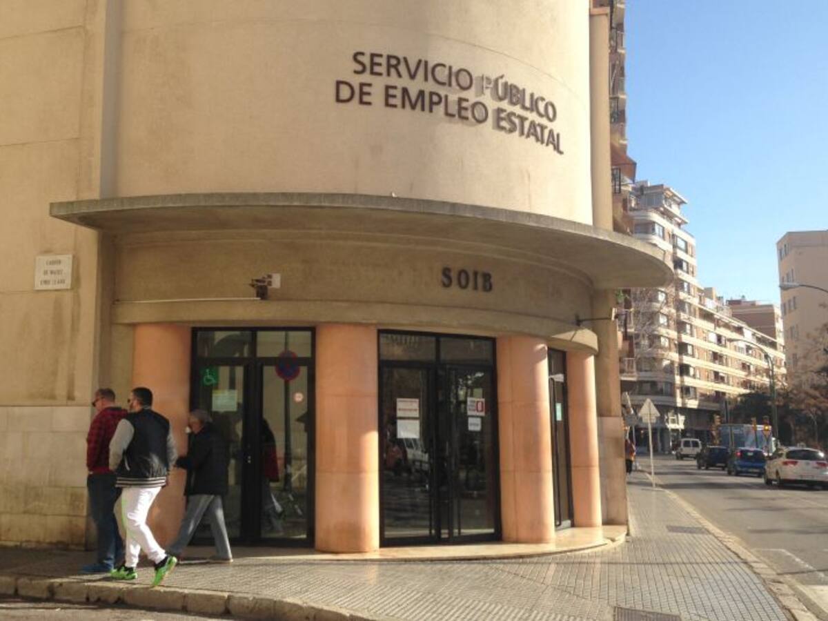 Baja el paro en Baleares