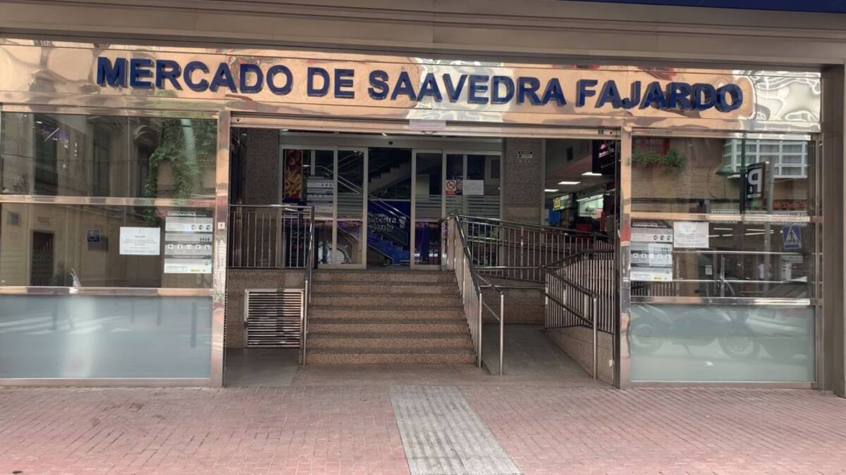 Las plazas de abastos de Murcia vuelven a la actividad con medidas de seguridad