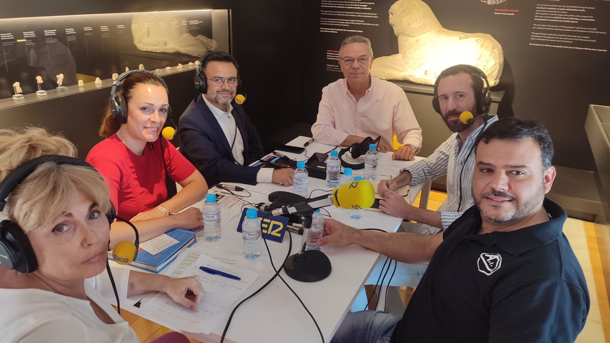 María José Soria, Margarita Guerrero, Francisco Toajas, Adrián Yanes y Luis Rodríguez junto a Salomón Hachuel