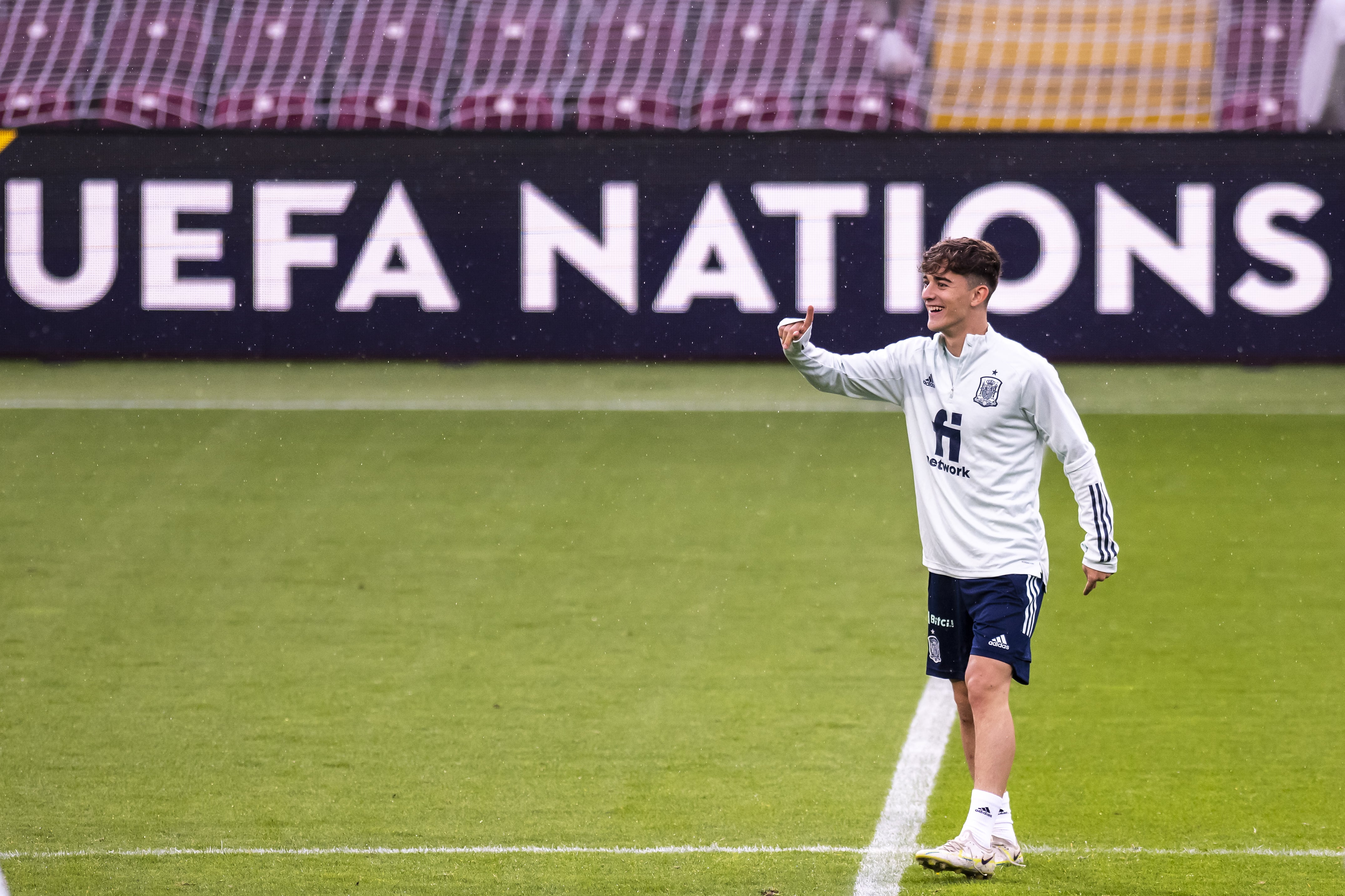 Gavi, durante un entrenamiento con la selección española.