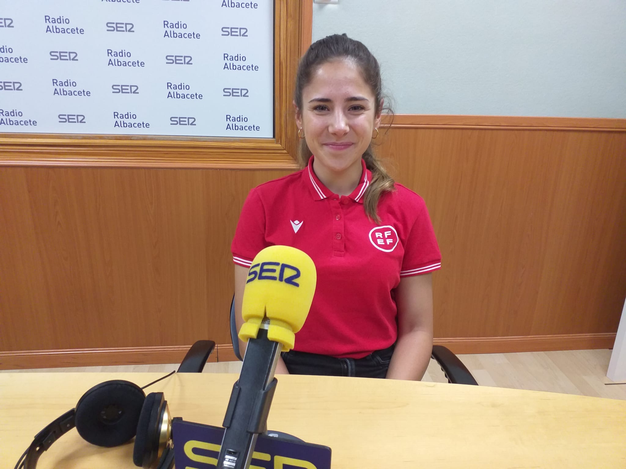 Elena Martínez, en Radio Albacete