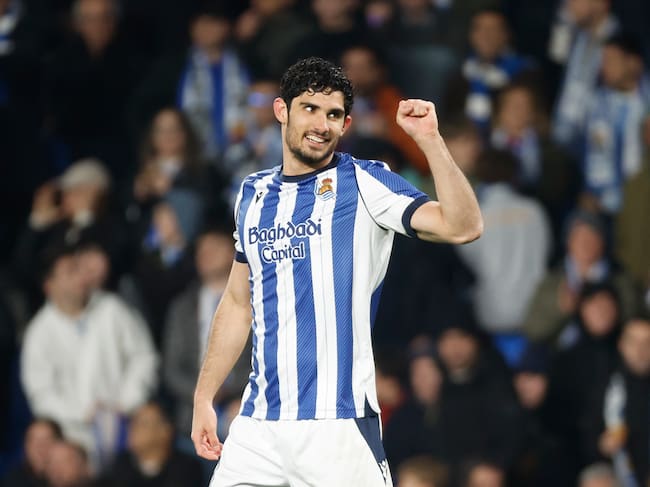 SAN SEBASTIÁN, 15/03/2026.- El delantero portugués de la Real Sociedad, Gonçalo Guedes, tras conseguir el tercer gol de su equipo durante el encuentro correspondiente a la jornada 28 de LaLiga que Real Sociedad y Osasuna disputan este domingo en el estadio de Anoeta, en San Sebastián. EFE / Juan Herrero.