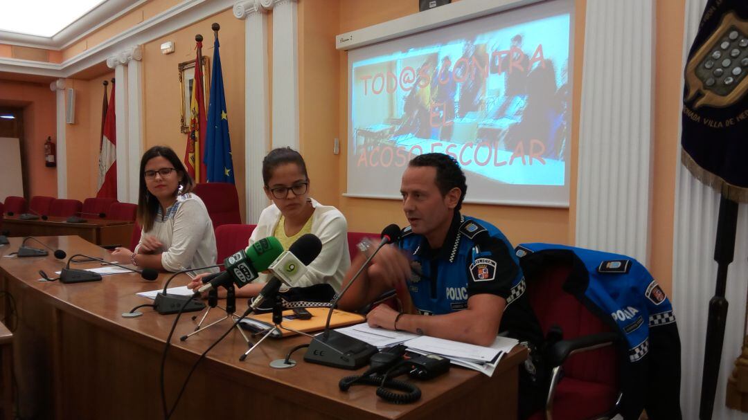 Presentación del vídeo del agente tutor en el Ayuntamiento de Medina