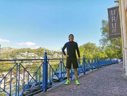 Gonzalo de los Santos, delante del gimnasio que regenta en Málaga