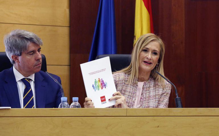 Fotografía facilitada por la Comunidad de Masdrid de su presidenta, Cristina Cifuentes durante la reunión del Consejo de Gobierno