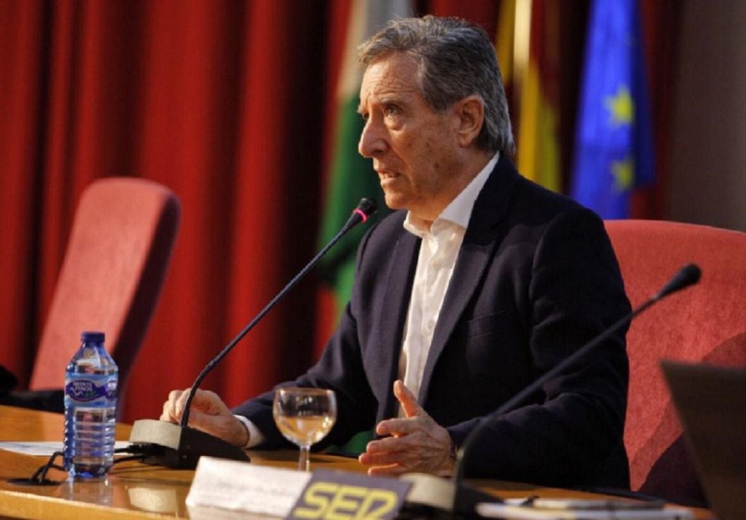 Iñaki Gabilondo, durante su intervención en las XII Jornadas de Comunicación de la Cadena SER Andalucía